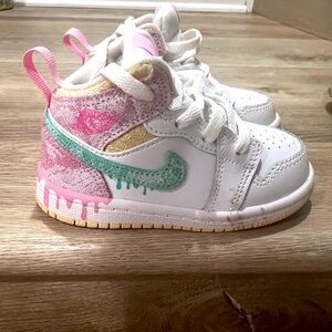 Nike Air Jordan 1 Mid Paint Drip